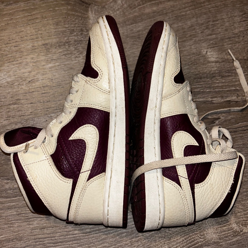 Nike Air Jordan 1 Mid sneakers in burgundy and cream